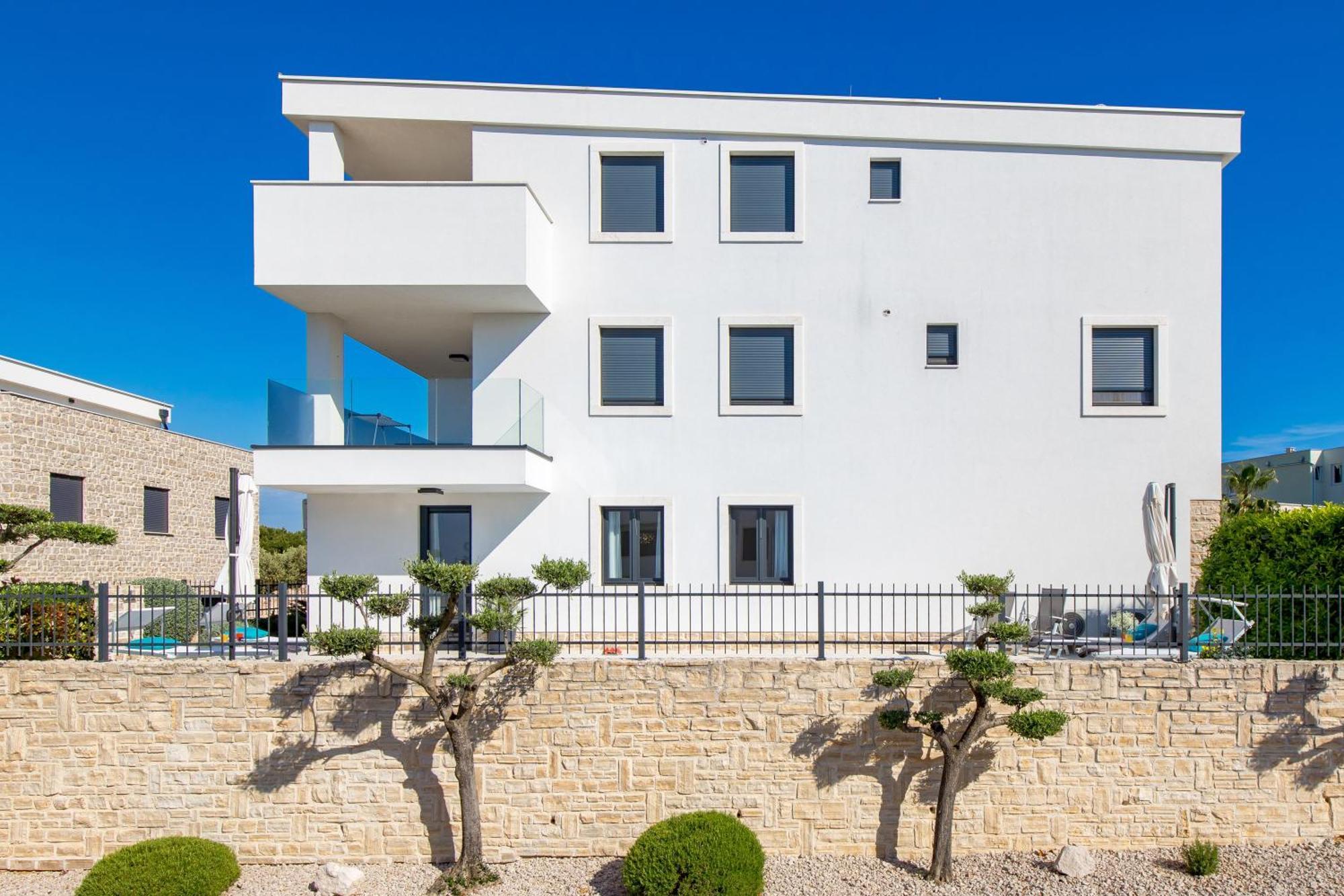 Luxury Apartment Hyperion With Private Pool And Garden Murter Exterior photo