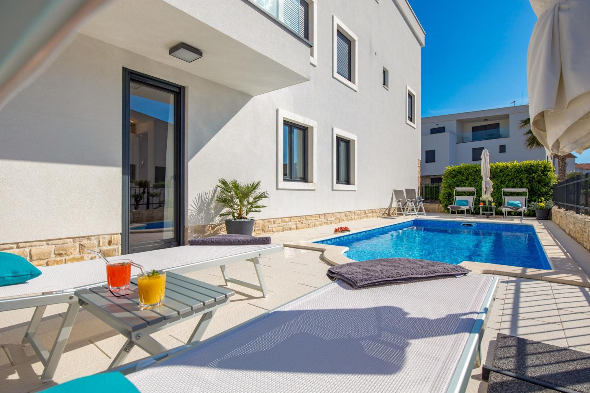 Luxury Apartment Hyperion With Private Pool And Garden Murter Exterior photo