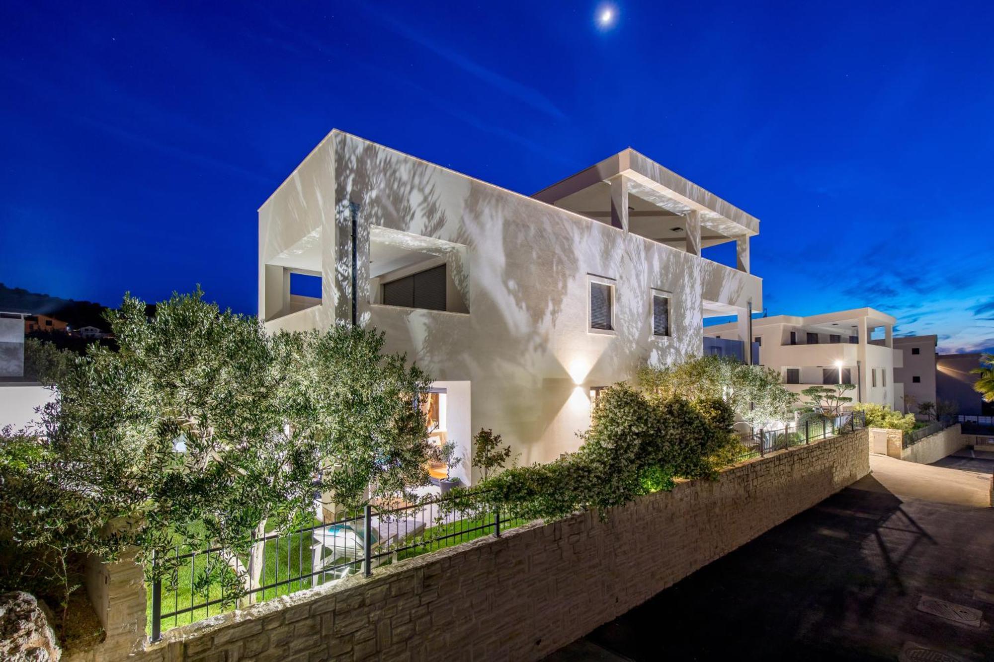 Luxury Apartment Hyperion With Private Pool And Garden Murter Exterior photo