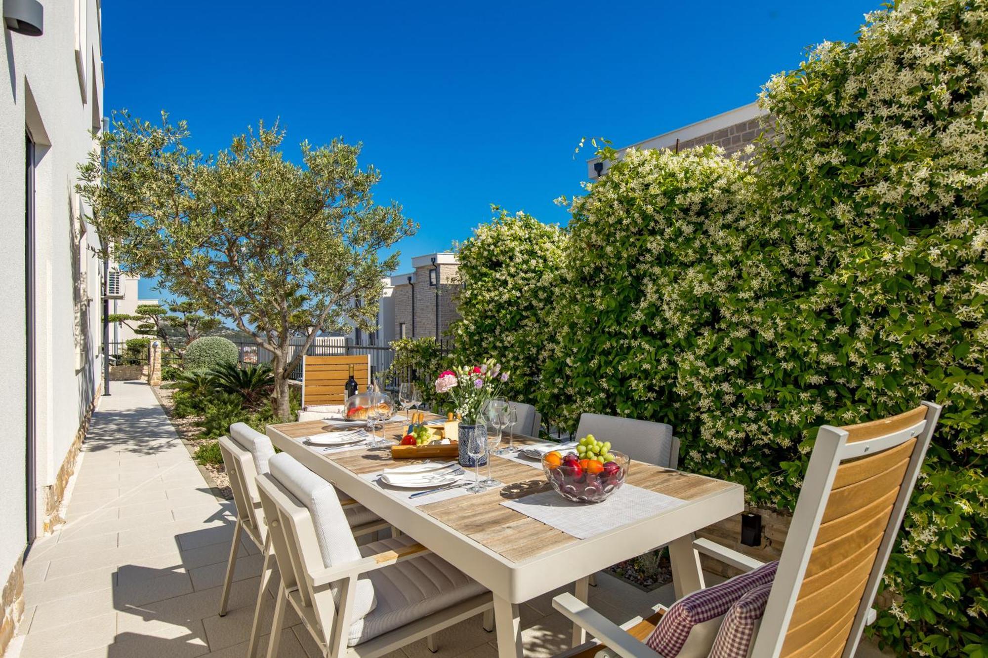 Luxury Apartment Hyperion With Private Pool And Garden Murter Exterior photo