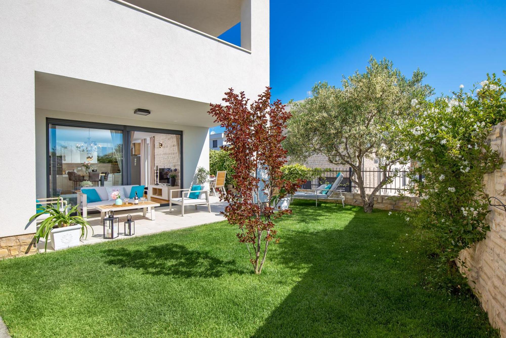 Luxury Apartment Hyperion With Private Pool And Garden Murter Exterior photo