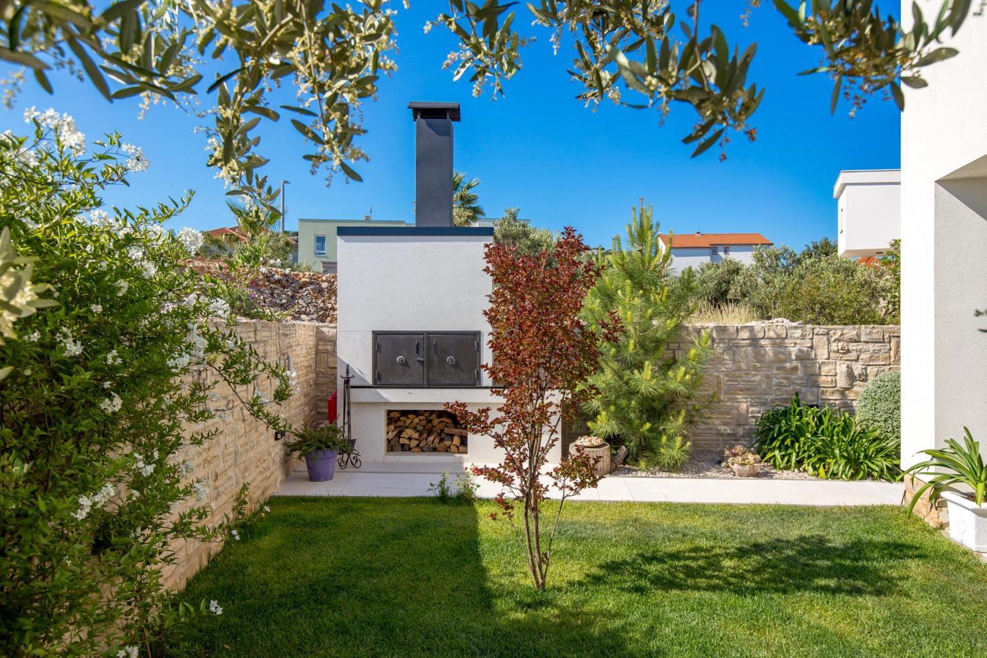 Luxury Apartment Hyperion With Private Pool And Garden Murter Exterior photo