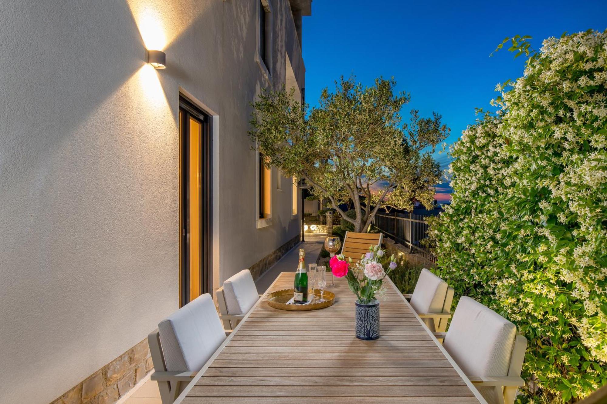 Luxury Apartment Hyperion With Private Pool And Garden Murter Exterior photo